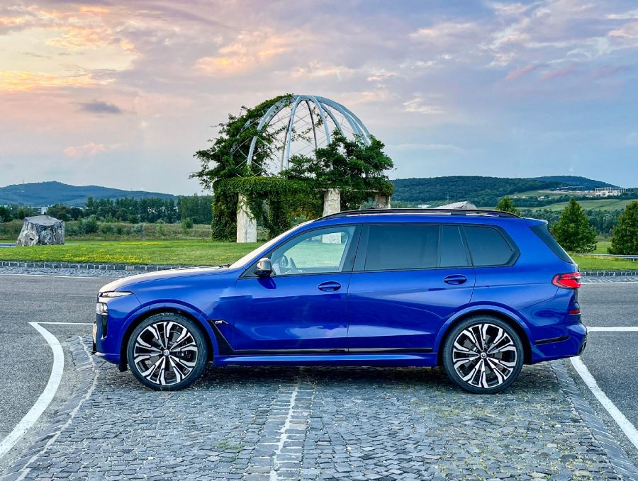 Nem helyrajzi kérdés – BMW X7 M60i xDrive - STYLENEWS - Mobility - 2023 BMW X7 M60i teszt, 2023 X7 M60i, BMW X7, BMW X7 M60i xDrive teszt, BMW X7 teszt, x7, x7 m60i, X7 M60i teszt, 