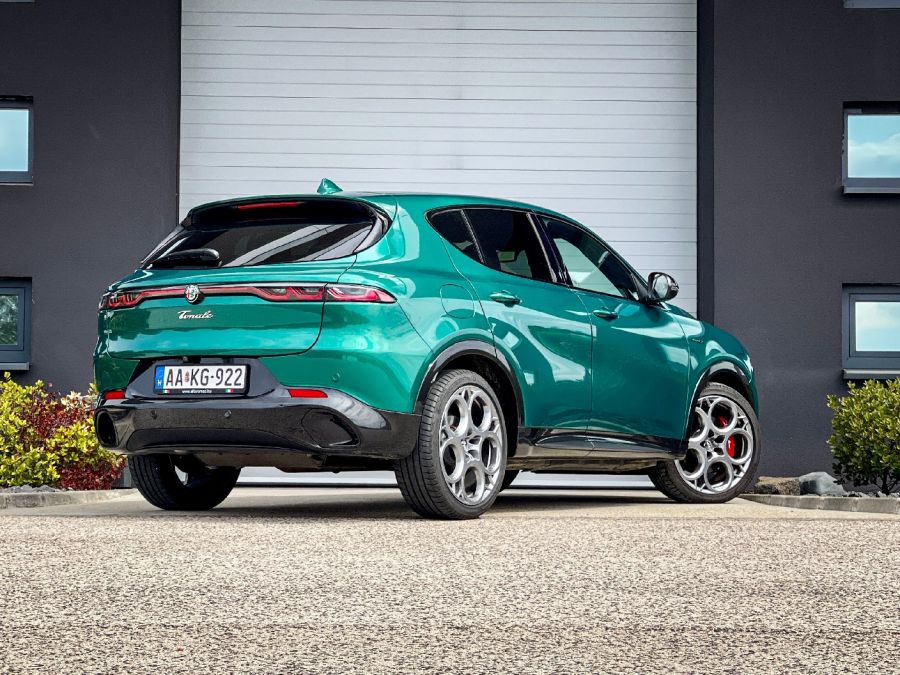 Művészet és technika – Alfa Romeo Tonale 1,5 MultiAir e-Hybrid Veloce - STYLENEWS - Mobility - Alfa romeo tonale e-Hybrid veloce teszt, alfa romeo tonale teszt, alfa tonale teszt, Tonale 1.5 multiair tonale teszt, tonale e-hybrid teszt, 