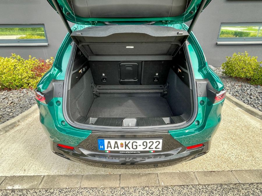 Művészet és technika – Alfa Romeo Tonale 1,5 MultiAir e-Hybrid Veloce - STYLENEWS - Mobility - Alfa romeo tonale e-Hybrid veloce teszt, alfa romeo tonale teszt, alfa tonale teszt, Tonale 1.5 multiair tonale teszt, tonale e-hybrid teszt, 