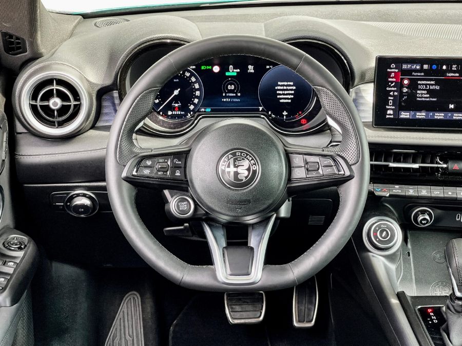 Művészet és technika – Alfa Romeo Tonale 1,5 MultiAir e-Hybrid Veloce - STYLENEWS - Mobility - Alfa romeo tonale e-Hybrid veloce teszt, alfa romeo tonale teszt, alfa tonale teszt, Tonale 1.5 multiair tonale teszt, tonale e-hybrid teszt, 