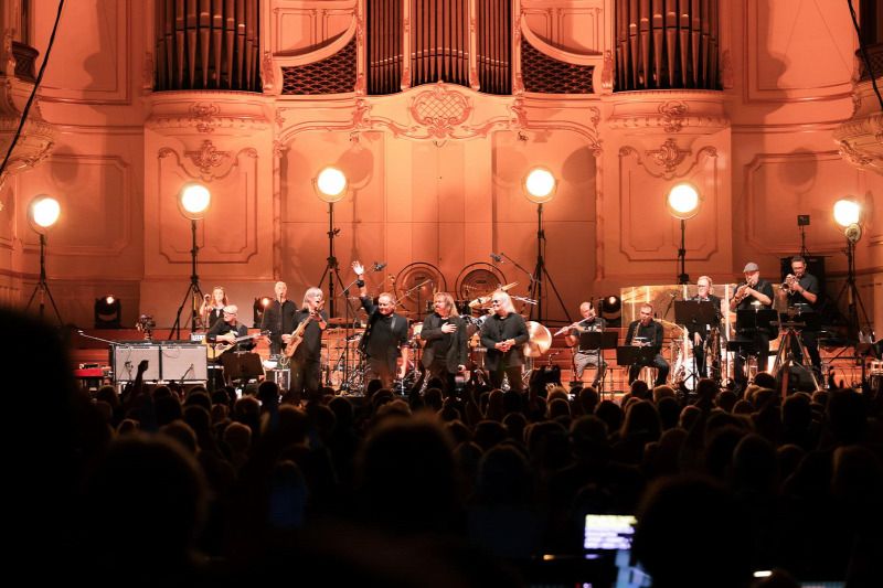 Felkerült a Szomorú vasárnap a Mandoki Soulmates repertoárjára - STYLENEWS - Rendezvények - leslie mandoki, 