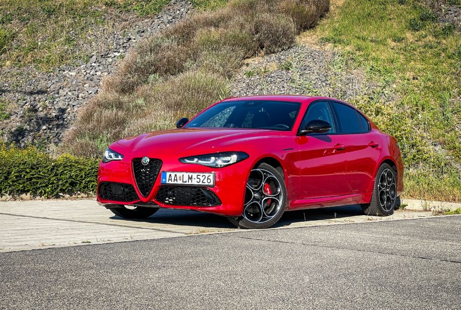 Mindörökké egyszer – Alfa Romeo Giulia 2.0 Q4 Competizione - STYLENEWS - Mobility - 2023 Alfa Giulia Competizione teszt, alfa romeo giulia, Alfa Romeo Giulia 2.0 Q4 teszt, Alfa romeo giulia competizione, Alfa Romeo Giulia teszt, 
