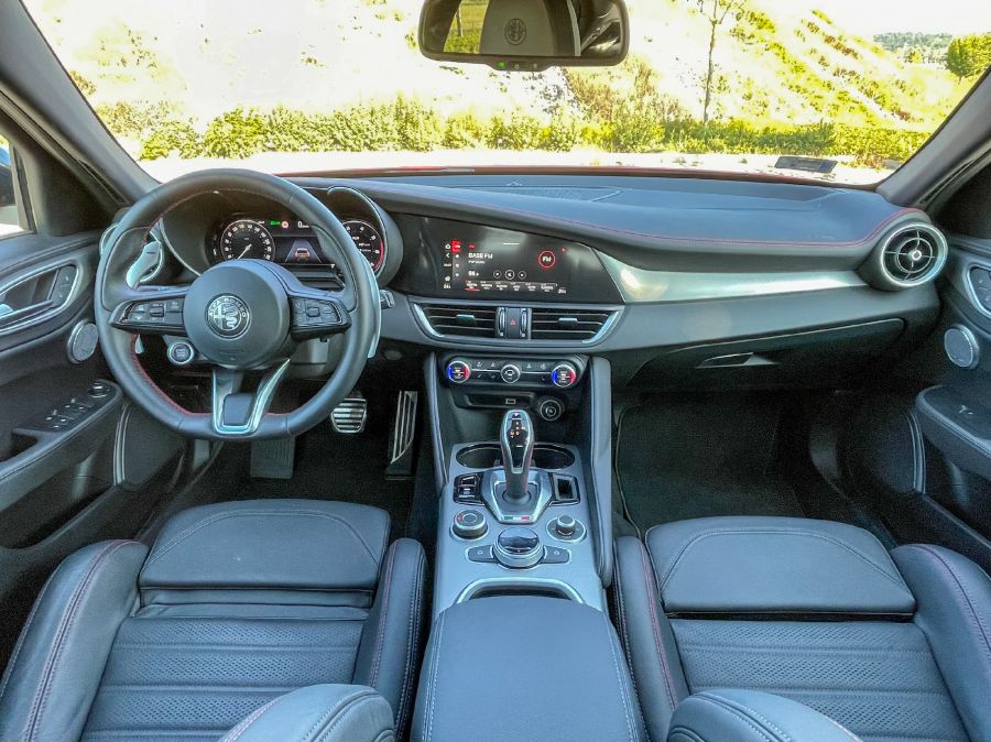 Mindörökké egyszer – Alfa Romeo Giulia 2.0 Q4 Competizione - STYLENEWS - Mobility - 2023 Alfa Giulia Competizione teszt, alfa romeo giulia, Alfa Romeo Giulia 2.0 Q4 teszt, Alfa romeo giulia competizione, Alfa Romeo Giulia teszt, 