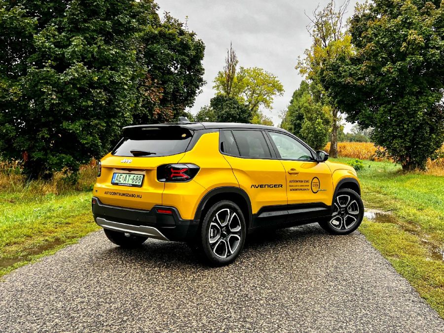 A legjobbnak ítélt – Jeep Avenger Summit - STYLENEWS - Mobility - 2023 car of the year teszt, 2023 Jeep Avenger teszt, Jeep autocentrumszabo, Jeep Avenger electric teszt, Jeep Avenger Summit teszt, Jeep Avenger teszt, 