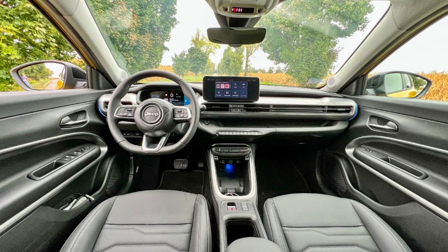 A legjobbnak ítélt – Jeep Avenger Summit - STYLENEWS - Mobility - 2023 car of the year teszt, 2023 Jeep Avenger teszt, Jeep autocentrumszabo, Jeep Avenger electric teszt, Jeep Avenger Summit teszt, Jeep Avenger teszt, 