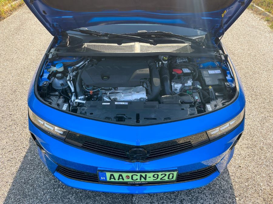 Astra inclinant sed non cogunt– Opel Astra PHEV GS - STYLENEWS - Mobility - 2023 Astra teszt, Astra PHEV GS teszt, Astra plug-in hybrid teszt, Opel Astra PHEV GS teszt, Opel Astra teszt, 