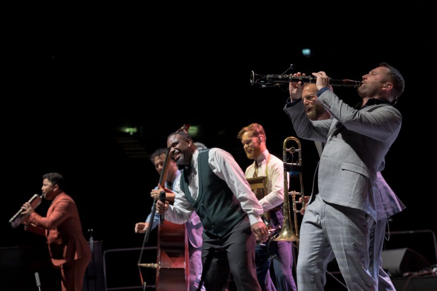 Mai slágerek, tegnapi hangulatban - a Postmodern Jukebox hatalmas '20 -as éveket idéző koncertet adott Budapesten - STYLENEWS - Rendezvények - koncert, PMJ, postmodern jukebox, 