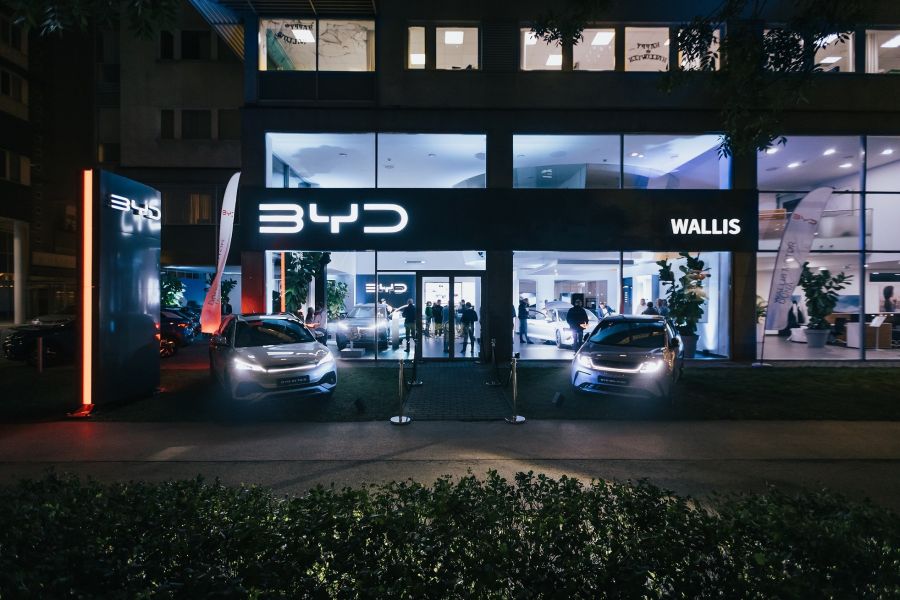 Megnyitotta BYD szalonját a Wallis Motor Duna - STYLENEWS - Mobility - byd, byd atto 3, byd dolphin, byd magyarország, byd seal, wallis, wallis motor duna, 