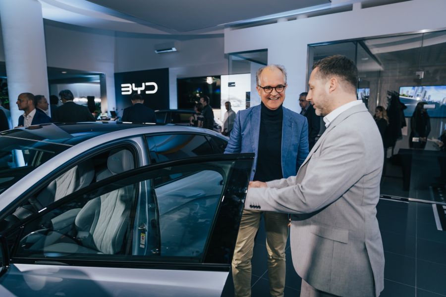 Megnyitotta BYD szalonját a Wallis Motor Duna - STYLENEWS - Mobility - byd, byd atto 3, byd dolphin, byd magyarország, byd seal, wallis, wallis motor duna, 