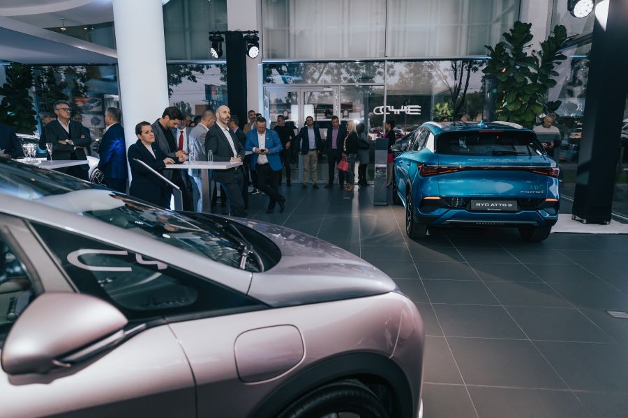 Megnyitotta BYD szalonját a Wallis Motor Duna - STYLENEWS - Mobility - byd, byd atto 3, byd dolphin, byd magyarország, byd seal, wallis, wallis motor duna, 