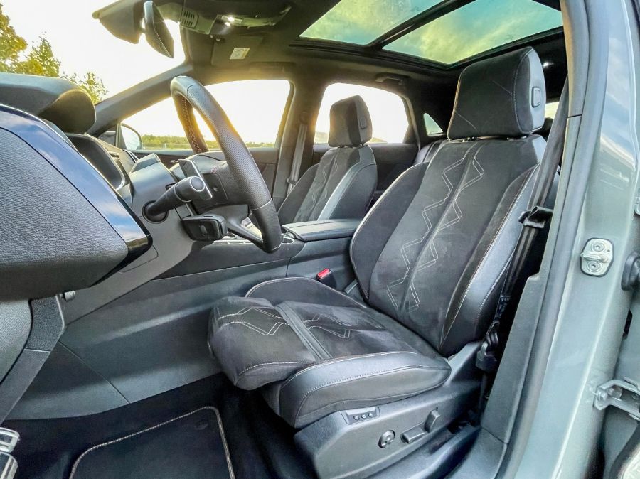 A divat fővárosából – DS 7 E-Tense 300 4x4 - STYLENEWS - Mobility - ds automobiles, ds7 2023, ds7 crossback teszt, ds7 e tense, ds7 e tense 300 teszt, ds7 teszt, 