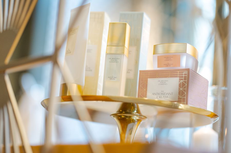 Megérkezett a Dr. Krisztina Phillips Cosmetics első termékcsaládja - SZÉPSÉG -  - Dr.Krisztina Phillips, krémek, szépségápolás, termékek, 