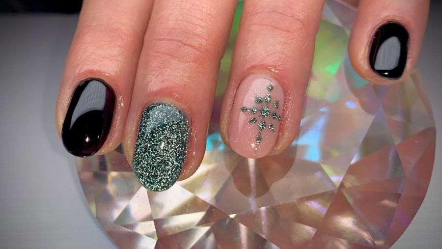 Karácsonyi Körmök: Ünnepi Manikűr - SZÉPSÉG -  - karácsony, karácsonyi körmök, köröm, manikűr, Muhr Alexa, muhralexa.nails, ünnepi körmök, ünnepi manikűr, 