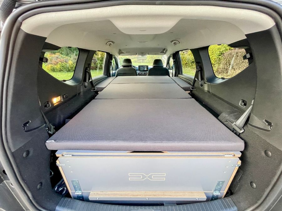 Hihetetlen funkciók – Dacia Jogger Extreme TCe110 - STYLENEWS - Mobility - dacia jogger, Dacia Jogger Extreme ággyal, dacia jogger extreme teszt, Dacia Jogger TCe110 teszt, jogger, Jogger sátor, 