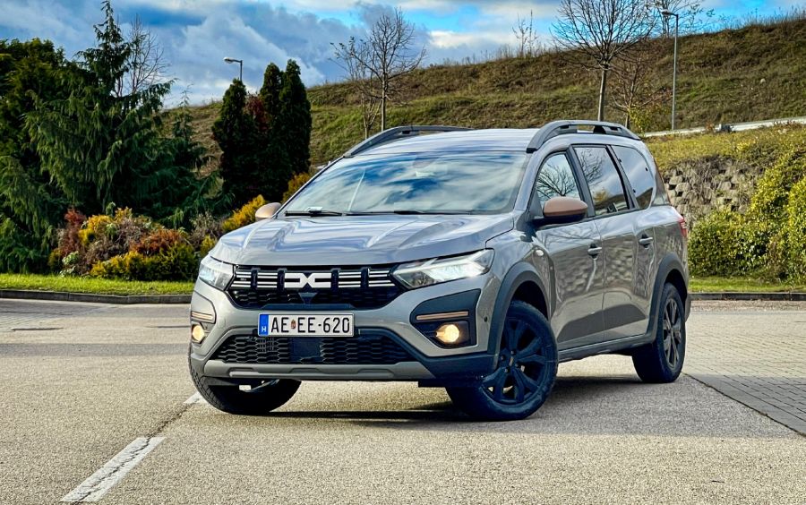 Hihetetlen funkciók – Dacia Jogger Extreme TCe110 - STYLENEWS - Mobility - dacia jogger, Dacia Jogger Extreme ággyal, dacia jogger extreme teszt, Dacia Jogger TCe110 teszt, jogger, Jogger sátor, 