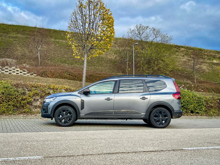 Hihetetlen funkciók – Dacia Jogger Extreme TCe110 - STYLENEWS - Mobility - dacia jogger, Dacia Jogger Extreme ággyal, dacia jogger extreme teszt, Dacia Jogger TCe110 teszt, jogger, Jogger sátor, 