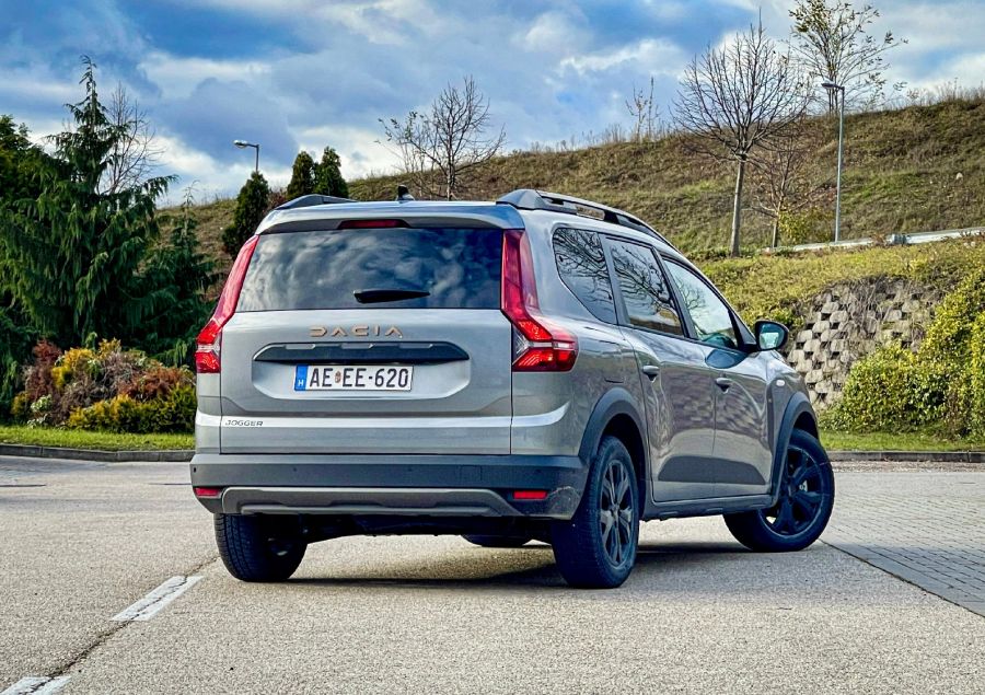 Hihetetlen funkciók – Dacia Jogger Extreme TCe110 - STYLENEWS - Mobility - dacia jogger, Dacia Jogger Extreme ággyal, dacia jogger extreme teszt, Dacia Jogger TCe110 teszt, jogger, Jogger sátor, 