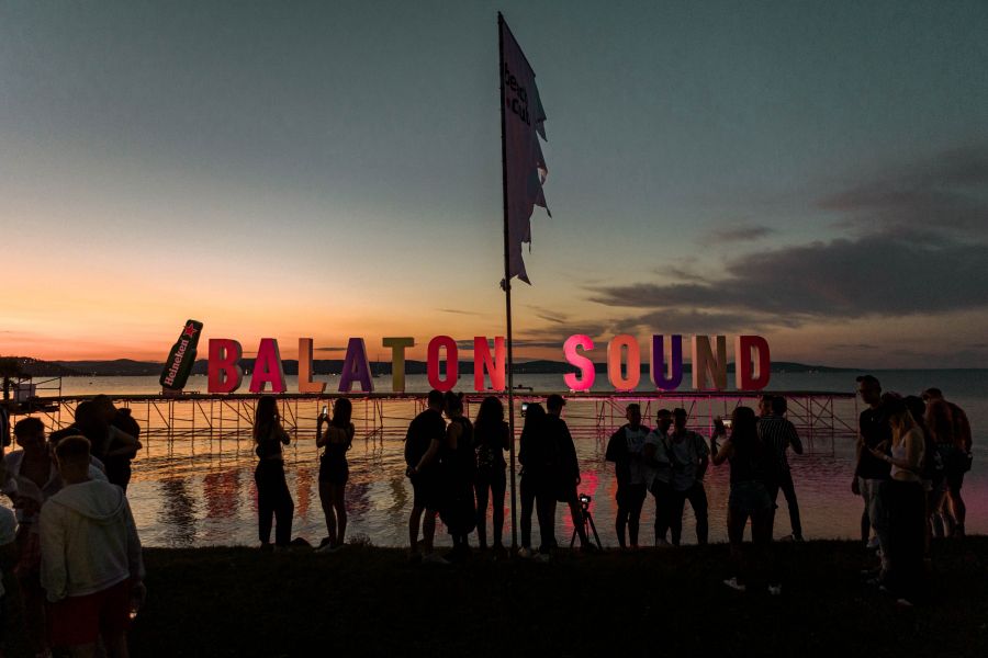 Világsztárokat jelentett be 2024-re a Sound - STYLENEWS - Rendezvények - balaton, balaton sound, balaton sound 2024, fesztiválok, fesztiválok 2024, john newman, marshmallow, paul kalkbrenner, zamárdi, 