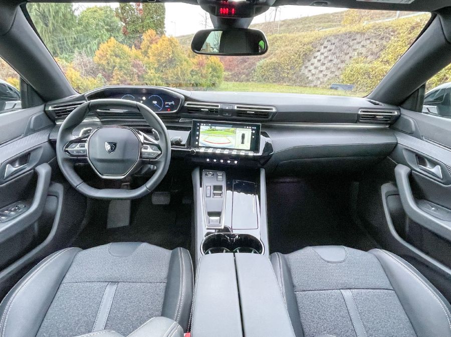 Szemben az árral - Peugeot 508 SW Allure 1,5 BlueHDI 130 - STYLENEWS - Mobility - 2023 Peugeot 508 SW 1%2C5 BlueHDI teszt, 508 peugeot, 508 Peugeot 2023, Peugeot 508 SW Allure 1%2C5 dízel teszt, Peugeot 508 teszt, 