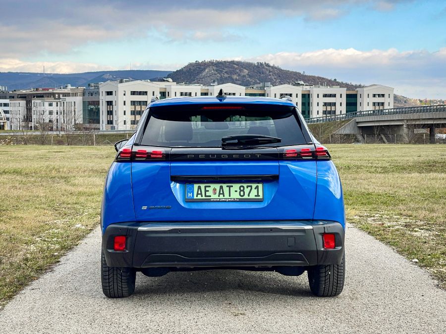 Az év legjobbja franciául – Peugeot e-2008 Allure - STYLENEWS - Mobility - Peugeot 2008 elektromos teszt, Peugeot e 2008 teszt Allure, Peugeot e-2008 teszt, Peugeot e2008 teszt, 