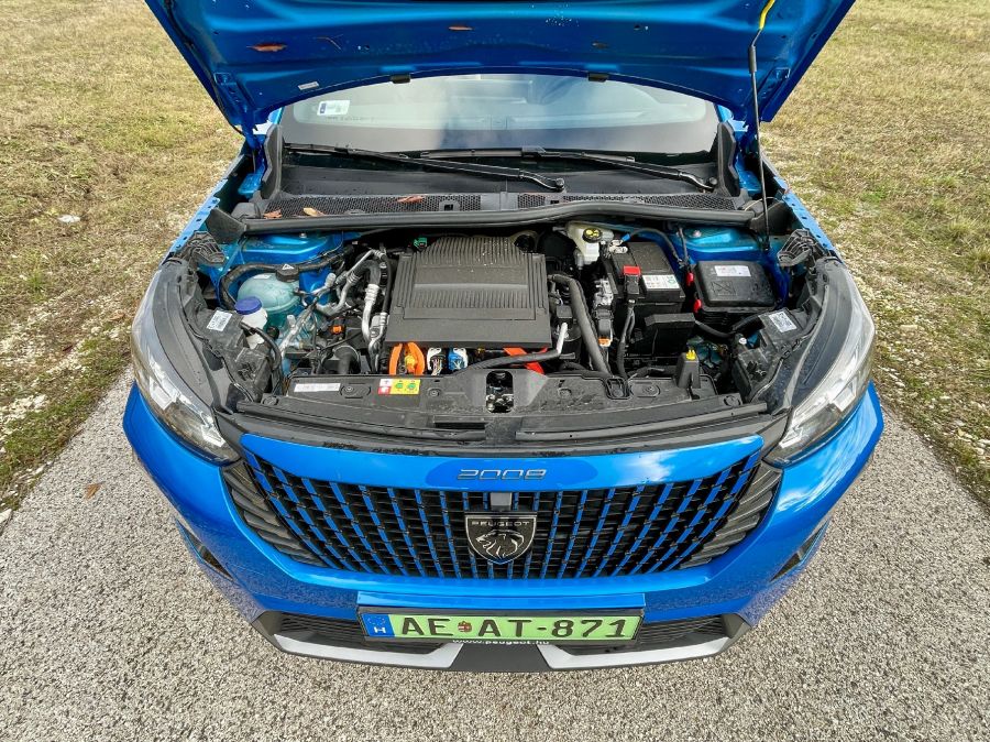 Az év legjobbja franciául – Peugeot e-2008 Allure - STYLENEWS - Mobility - Peugeot 2008 elektromos teszt, Peugeot e 2008 teszt Allure, Peugeot e-2008 teszt, Peugeot e2008 teszt, 