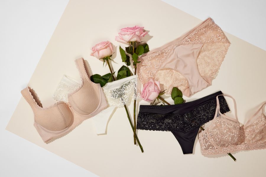 Karácsonyfa alá fehérneműt? - DIVAT&STÍLUS - Hírek  - fehérnemű, francia bugyi, Karácsonyfa, Karácsonyfa alá fehérneműt, női bugyi, női fehérnemű, 