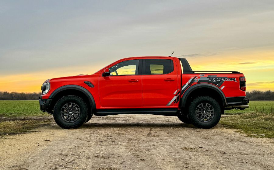 Pickup a csúcson – Ford Ranger Raptor 3.0 Eco Boost - STYLENEWS - Mobility - 2023 Ford ranger raptor teszt, 2023 Ranger Raptor 3.0 Eco Boost teszt, Ford Ranger Raptor teszt, raptor teszt, 