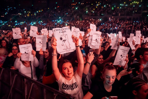 “Te egy fázis vagy, amit megköszönnek, hogy mennyi mindent mutattál” - Dzsúdló egy tipikus Y generáció: a baby boomer-, az X- és a Z generáció közti összekötő híd - Kultúr-kitérő -  - azahriah, dzsúdló, krúbi, lilfrakk, majré, önreflexió, Papp lászló sportaréna, szorongás, trapstar, Y generáció, 