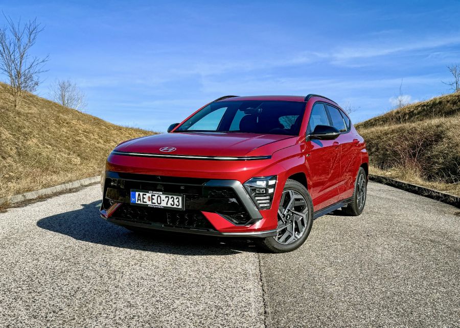 A katonatiszt – Hyundai Kona 1.6 GDi Hibrid - STYLENEWS - Mobility - 2024 Hyundai Kona 1.6 GDi Hibrid teszt, Hyundai Kona hybrid teszt, Hyundai Kona teszt, 