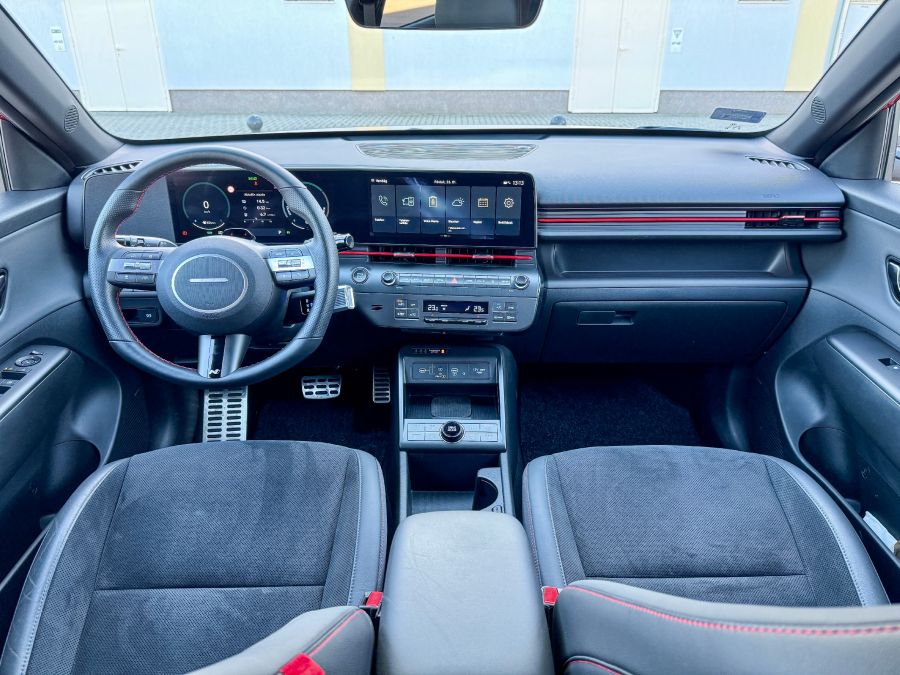 A katonatiszt – Hyundai Kona 1.6 GDi Hibrid - STYLENEWS - Mobility - 2024 Hyundai Kona 1.6 GDi Hibrid teszt, Hyundai Kona hybrid teszt, Hyundai Kona teszt, 