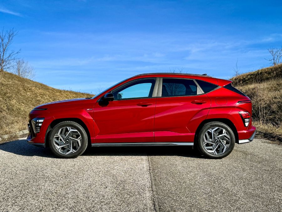 A katonatiszt – Hyundai Kona 1.6 GDi Hibrid - STYLENEWS - Mobility - 2024 Hyundai Kona 1.6 GDi Hibrid teszt, Hyundai Kona hybrid teszt, Hyundai Kona teszt, 