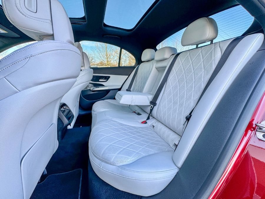 A legfontosabb bástyák és a kapcsolódó elvárások – Mercedes-Benz E220 d 4Matic limuzin - STYLENEWS - Mobility - e220 mercedes, e220 mercedes 2023, mercedes benz, mercedes e200 d 4Matic limuzin teszt, mercedes e220 dízel limuzin teszt, 