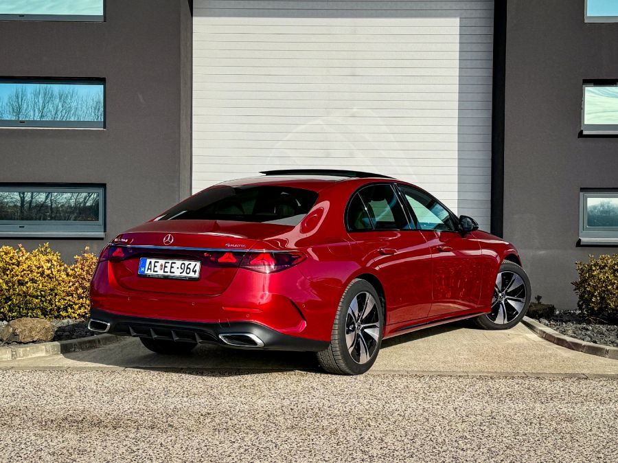 A legfontosabb bástyák és a kapcsolódó elvárások – Mercedes-Benz E220 d 4Matic limuzin - STYLENEWS - Mobility - e220 mercedes, e220 mercedes 2023, mercedes benz, mercedes e200 d 4Matic limuzin teszt, mercedes e220 dízel limuzin teszt, 