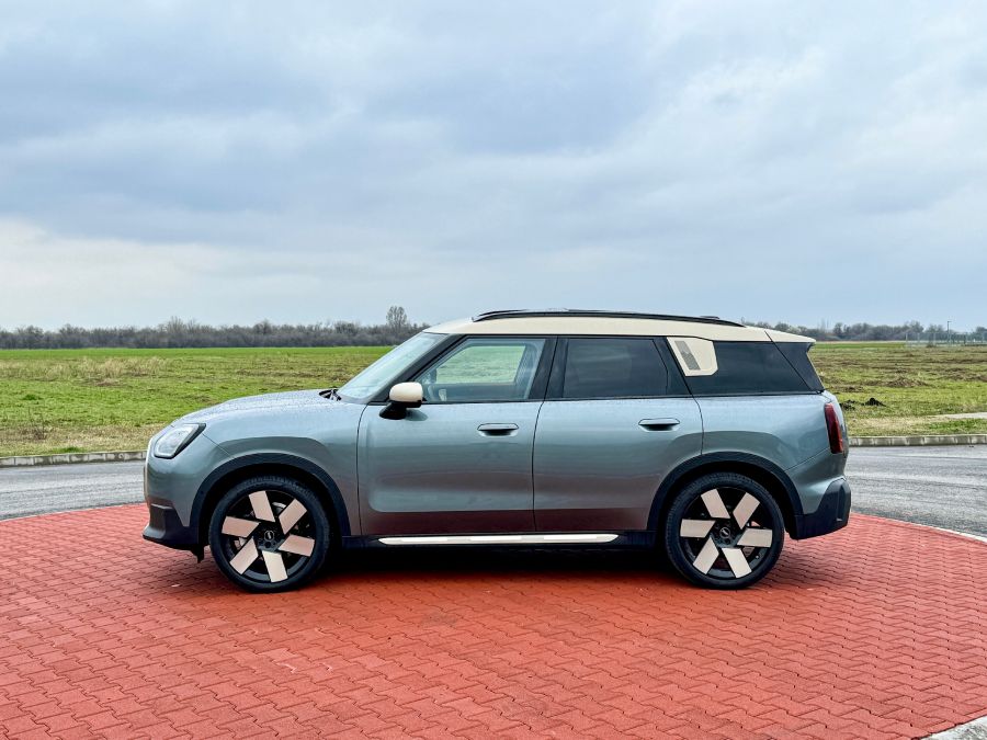 Magasan, boldogan, megújultan – Mini Countryman C Favoured Trim - STYLENEWS - Mobility - 2024 Countryman, 2024 mini countryman teszt, countryman 2024, countryman teszt, Mini Countryman benzin teszt, Mini Countryman C Favoured Trim teszt, 