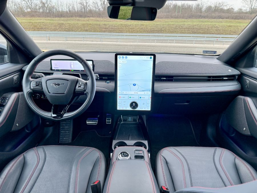 Versenyben, ár versenyben – Ford Mustang Mach-E Premium RWD - STYLENEWS - Mobility - ford mustang mach-e, mach-e mustang teszt, mach-e teszt, Mustang Mach e premium RWD teszt, 