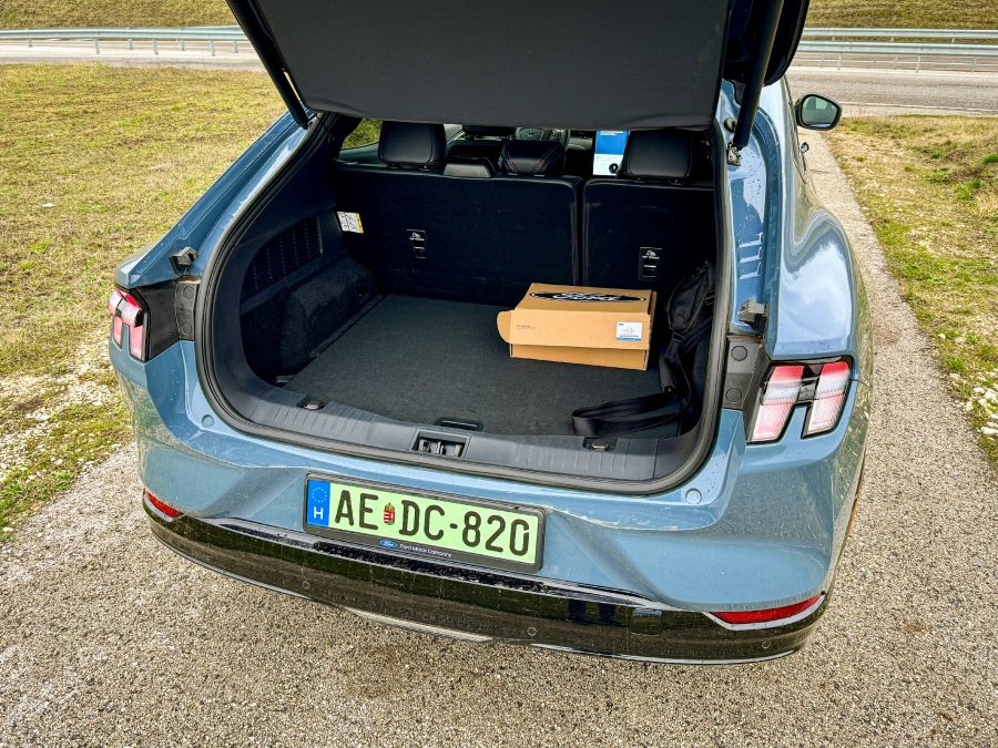 Versenyben, ár versenyben – Ford Mustang Mach-E Premium RWD - STYLENEWS - Mobility - ford mustang mach-e, mach-e mustang teszt, mach-e teszt, Mustang Mach e premium RWD teszt, 