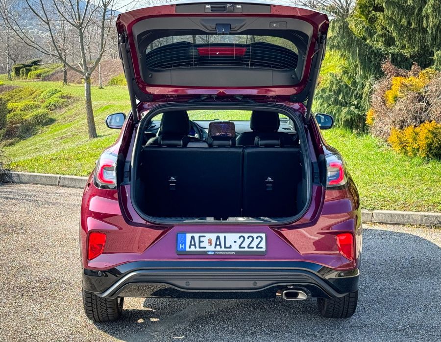 Fordulatosan - Ford Puma Vivid Ruby Edition - STYLENEWS - Mobility - 2023 Ford Puma Vivid Ruby teszt, Ford Puma teszt, Ford Puma Vivid Ruby teszt, Puma Ford, Vivid Ruby Puma, 