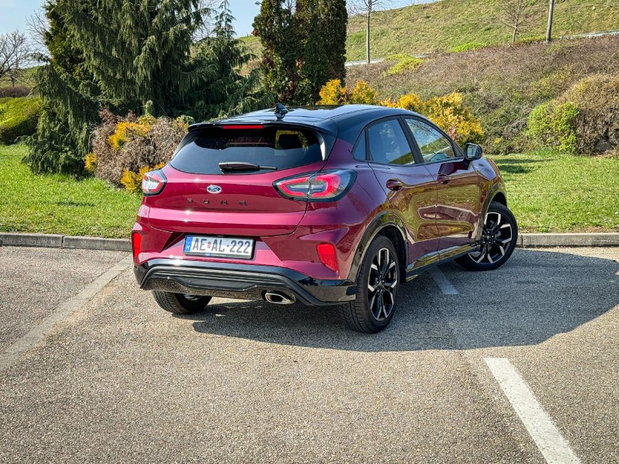 Fordulatosan - Ford Puma Vivid Ruby Edition - STYLENEWS - Mobility - 2023 Ford Puma Vivid Ruby teszt, Ford Puma teszt, Ford Puma Vivid Ruby teszt, Puma Ford, Vivid Ruby Puma, 