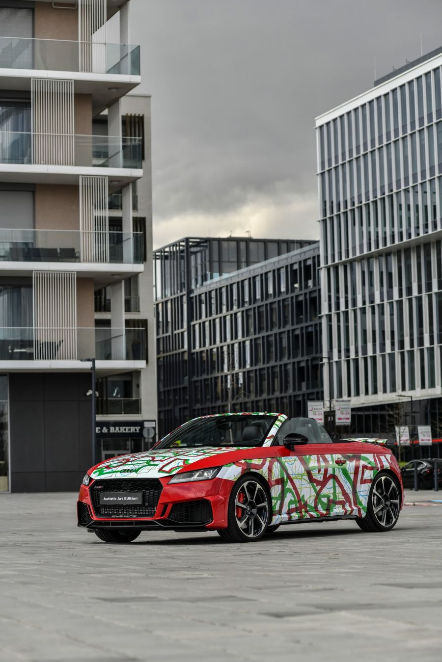 Színt visznek a mindennapokba  – bárki megvásárolhatja az autista művészek illusztrációival díszített különleges tárgyakat - Mobility -  - Audi TTRS, Autistic Art Alapítvány, 