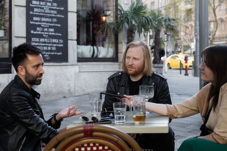 PREMIER! A minőség mértékegysége az őszinteség - nálunk mutatja be első szólódalát Bodor Áron - Interjúk - Kultúr-kitérő - Bodor Áron, csendesebbik részem, Dobosi Gergő, Esti Kornél, Festy anita, festy in style, interjú, klippremier, rohonczi anita, zeneipar, 