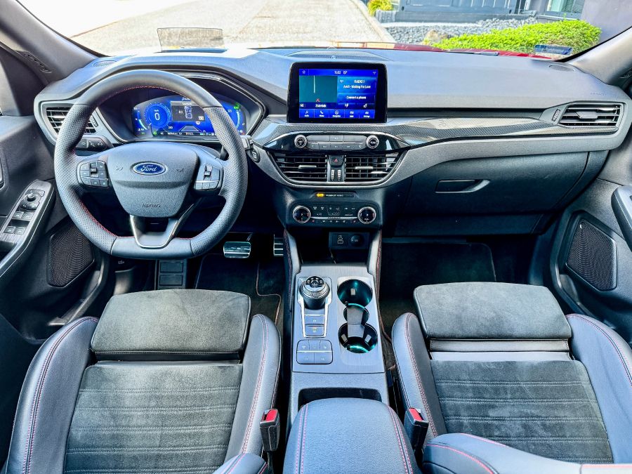 Attól, hogy nem fiatal, még ne írjuk le – Ford Kuga 2.5l Plug-In Hybrid AT FWD - STYLENEWS - Mobility - 2023 Kuga, Ford Kuga PHEV teszt, Ford Kuga plug-in hybrid teszt, Kuga ford, 