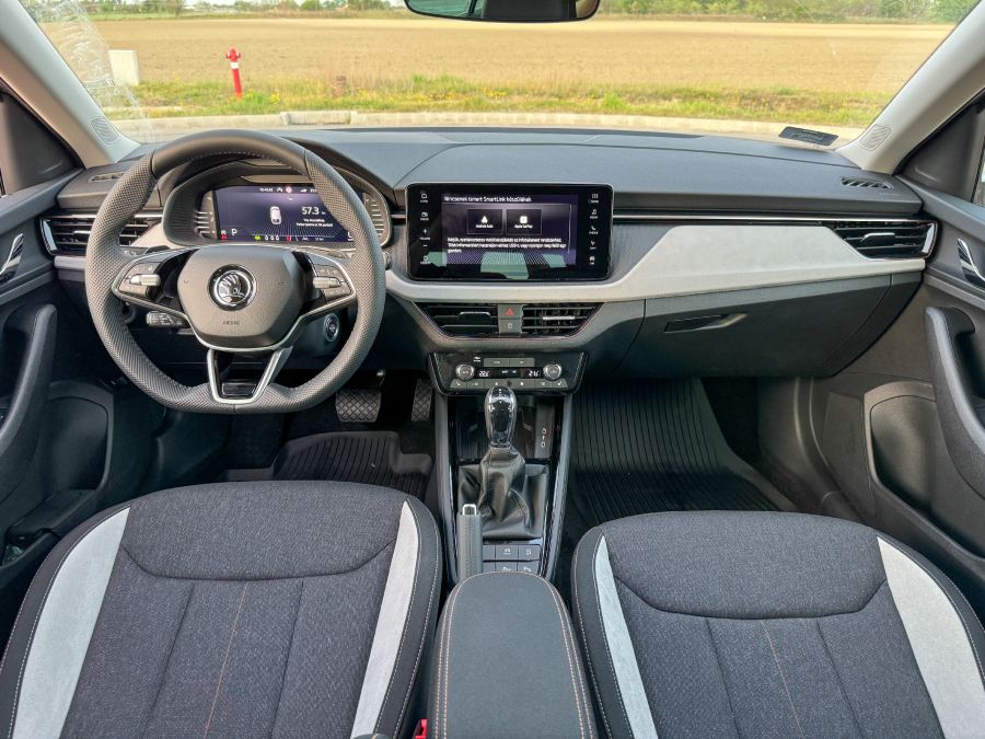 Még egy lépést előre - Skoda Scala Selection 1.5 TSI DSG - STYLENEWS - Mobility - 2024 Skoda Scala teszt, scala skoda, skoda scala, Skoda Scala 1.5 tsi DSG teszt, 