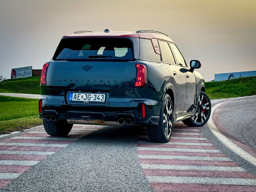 Startvonalon – Mini Countryman John Cooper Works All4 - STYLENEWS - Mobility - 2024 JCW Countryman teszt, 2024 Mini countryman JCW teszt, 2024 mini countryman John Cooper Works All4 teszt, Countryman JCW teszt, Mini Countryman teszt, 