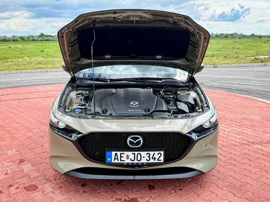 A régi igenis lehet új – Mazda 3 Nagisa - STYLENEWS - Mobility - 2024 Mazda 3 Nagisa, mazda 3, Mazda 3 teszt, 