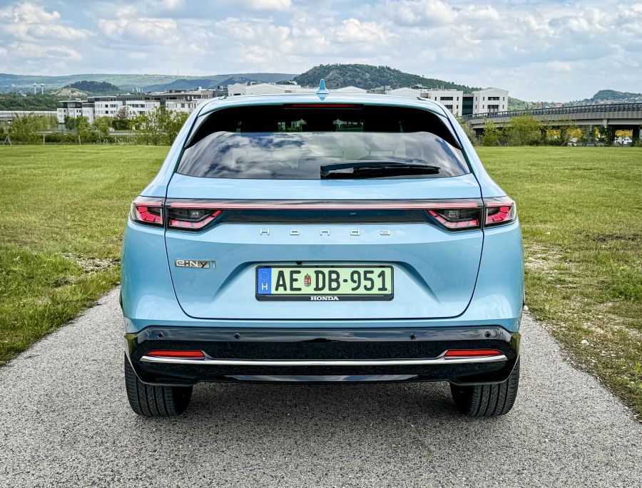 Kisbetű, nagybetű, szám és speciális karakter – Honda e:Ny1 - STYLENEWS - Mobility - e%3ANy1 teszt, Honda e%3ANy1 teszt, Honda elektromos teszt, 