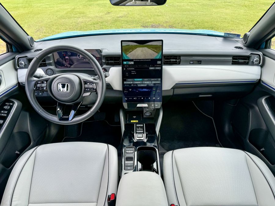 Kisbetű, nagybetű, szám és speciális karakter – Honda e:Ny1 - STYLENEWS - Mobility - e%3ANy1 teszt, Honda e%3ANy1 teszt, Honda elektromos teszt, 