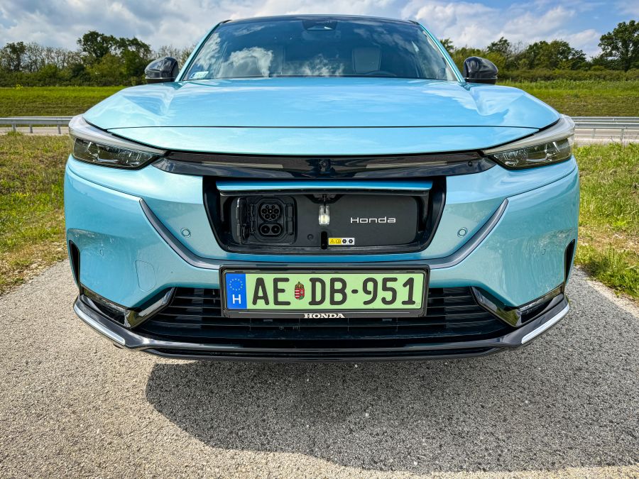 Kisbetű, nagybetű, szám és speciális karakter – Honda e:Ny1 - STYLENEWS - Mobility - e%3ANy1 teszt, Honda e%3ANy1 teszt, Honda elektromos teszt, 