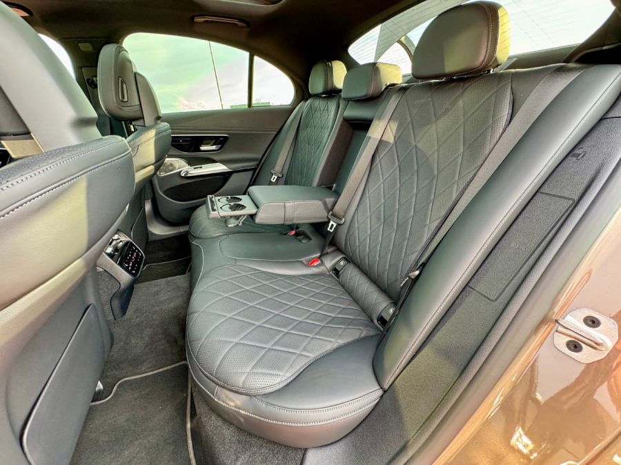 Álló csillag az autógyártásban – Mercedes-Benz E 220 D Exclusive - STYLENEWS - Mobility - 2024 Mercedes E  220d teszt, Mercedes E 220d  Exclusive teszt, Mercedes-Benz E osztály limuzin teszt, 