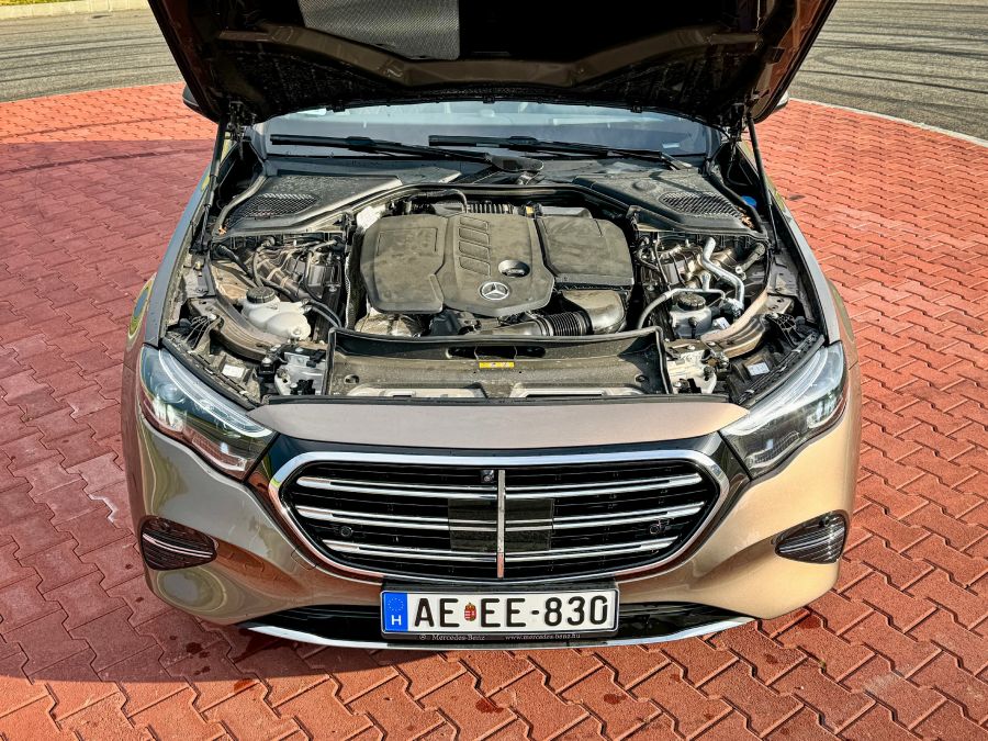 Álló csillag az autógyártásban – Mercedes-Benz E 220 D Exclusive - STYLENEWS - Mobility - 2024 Mercedes E  220d teszt, Mercedes E 220d  Exclusive teszt, Mercedes-Benz E osztály limuzin teszt, 