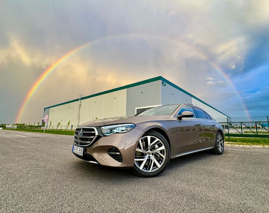 Álló csillag az autógyártásban – Mercedes-Benz E 220 D Exclusive - STYLENEWS - Mobility - 2024 Mercedes E  220d teszt, Mercedes E 220d  Exclusive teszt, Mercedes-Benz E osztály limuzin teszt, 